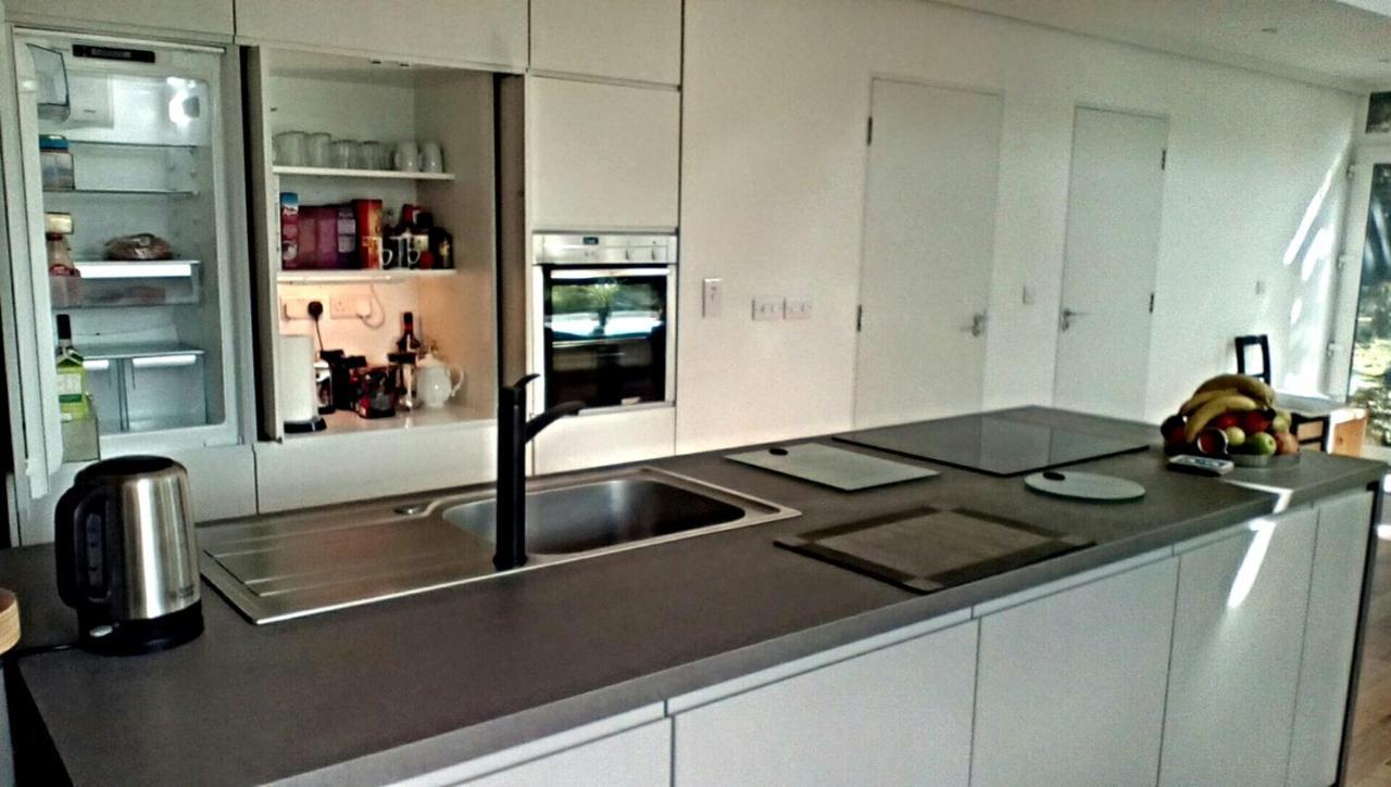 Spacious Contemporary Type Apartment. Appartement Galway